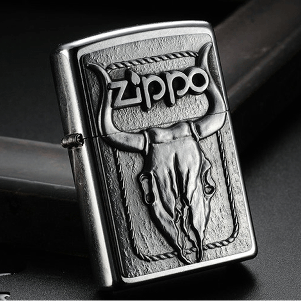 Bật lửa Zippo Mỹ khắc hình sọ bò - 0988 00 11 31